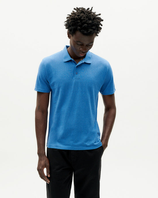 Polo azul hemp sostenible -1