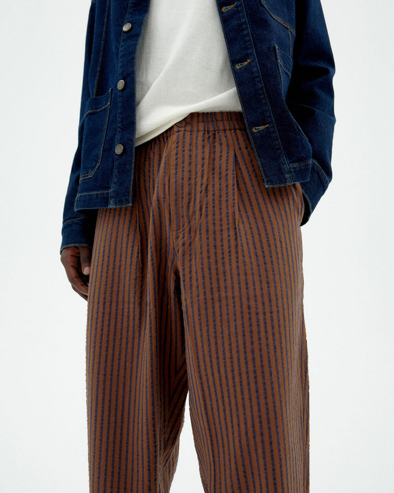 Pantalón rayas marrón Luc sostenible-3
