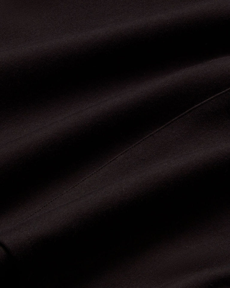 Sudadera negra Andrea hombre sostenible-silueta-3