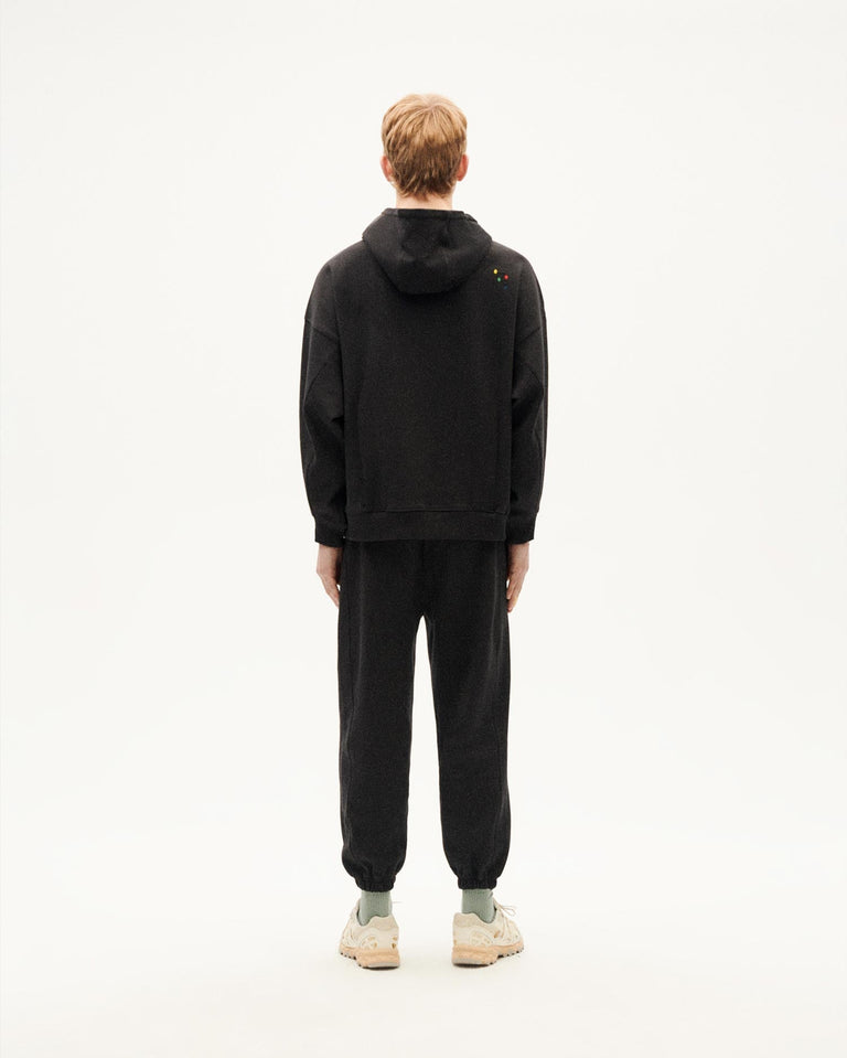 Sudadera negra Andrea hombre sostenible-4