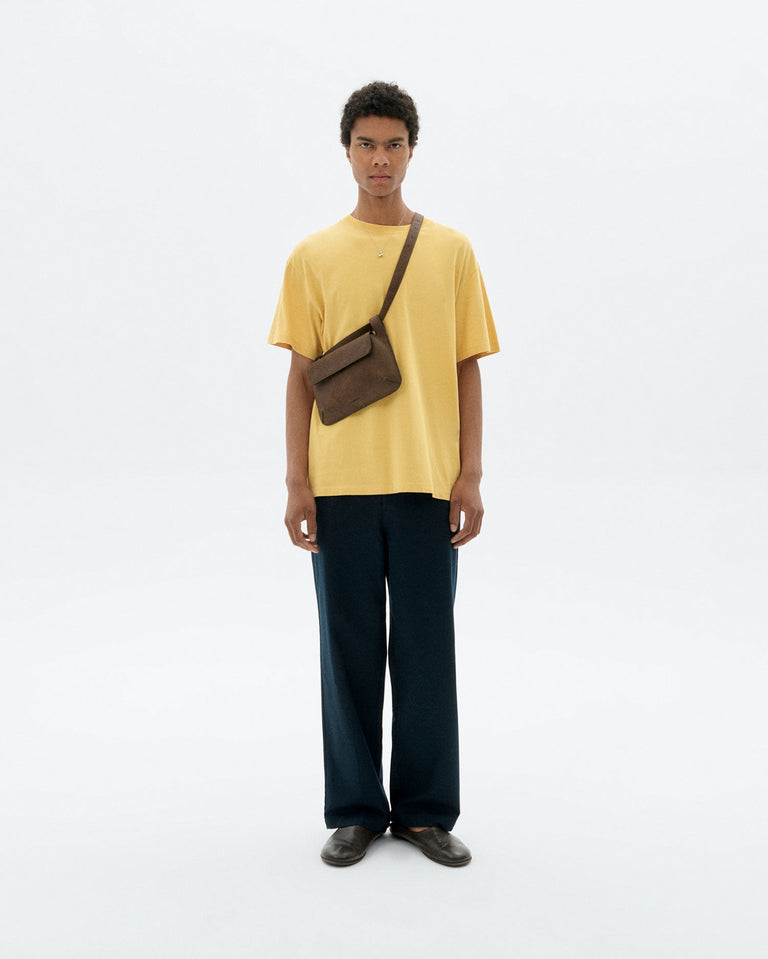 Camiseta amarilla bordada a mano flower Aaron sostenible - 2