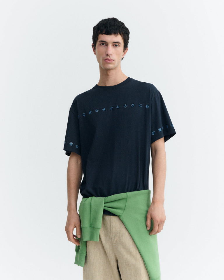 Camiseta navy bordada Aaron sostenible - 1