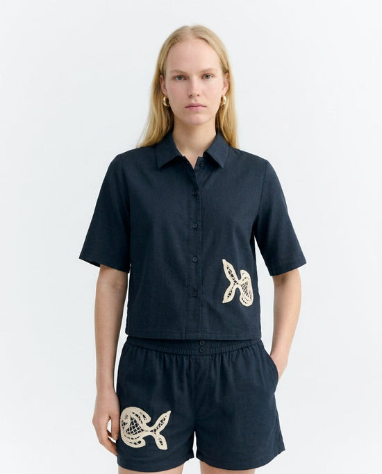 Hand-embroidered patched blouse fish Ane