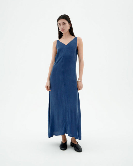 Vestido azul cupro Sade sostenible-1