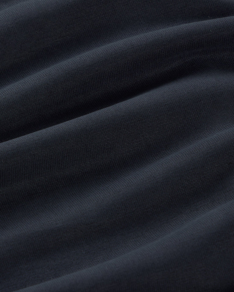 Vestido largo slim negro Adu sostenible silueta - 2