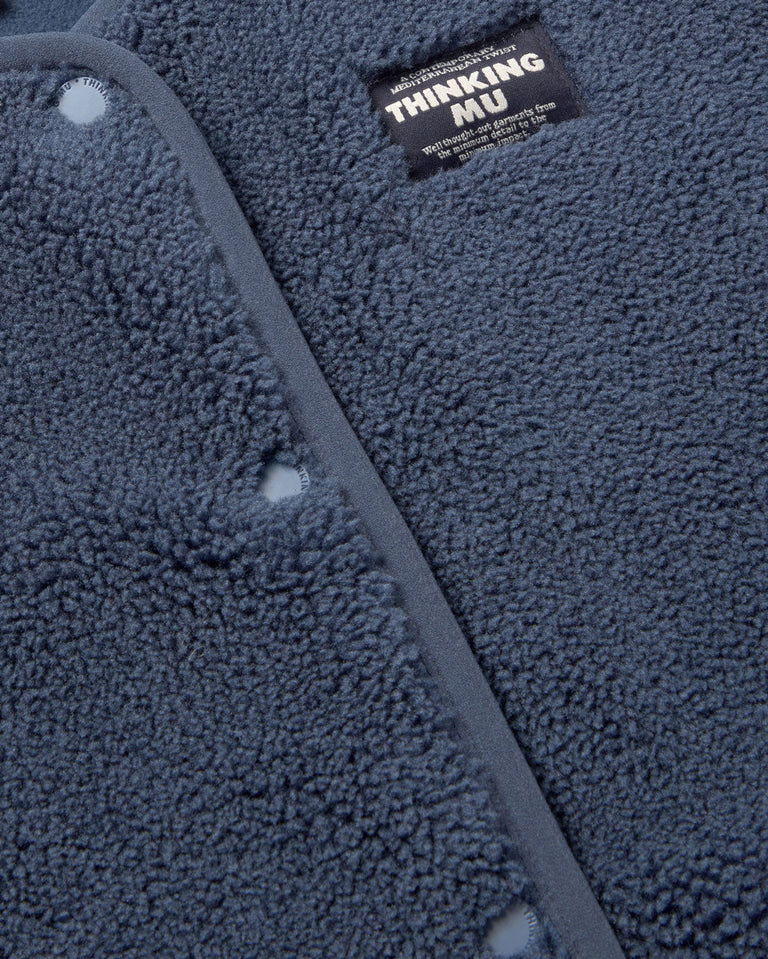 Chaleco borreguito azul Jay sostenible silueta - 2