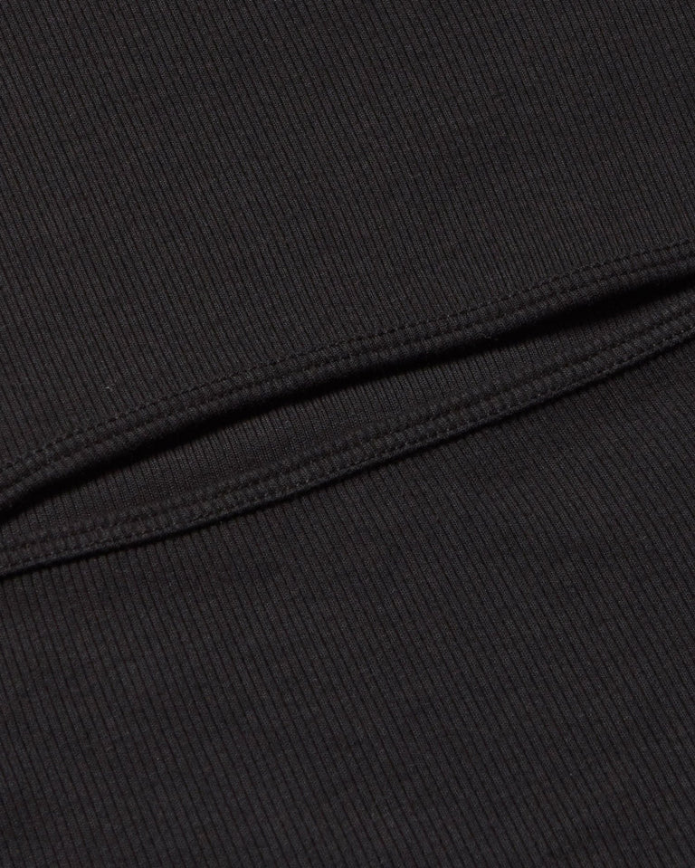 Top negro Faye sostenible-silueta-3