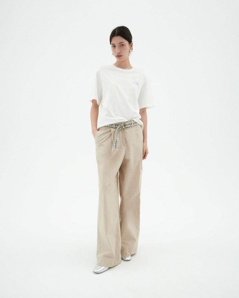 Camiseta blanca sobremesa Lucia sostenible - 2